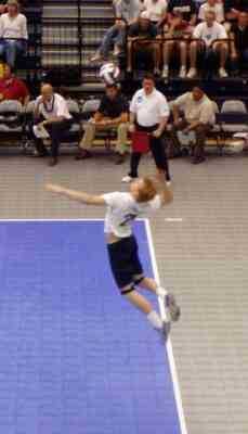 Serving in volleybal